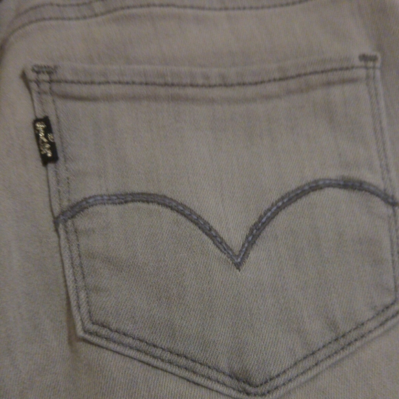 Levi's light gray skinny stretch raw hem cutoff jeans size 27 - Picture 7 of 12
